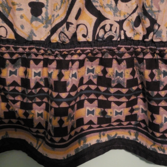 Sleeveless Smock Tank Top - Picture 4 of 5